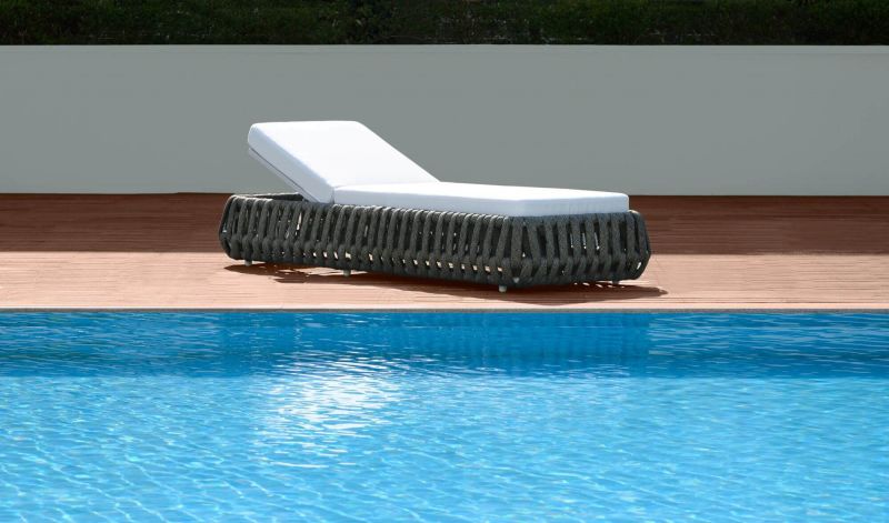 Bain de soleil anthracite et matelas blanc collection Litus par 10Deka à Nantes